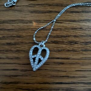 Brighton silver peace heart nevklace